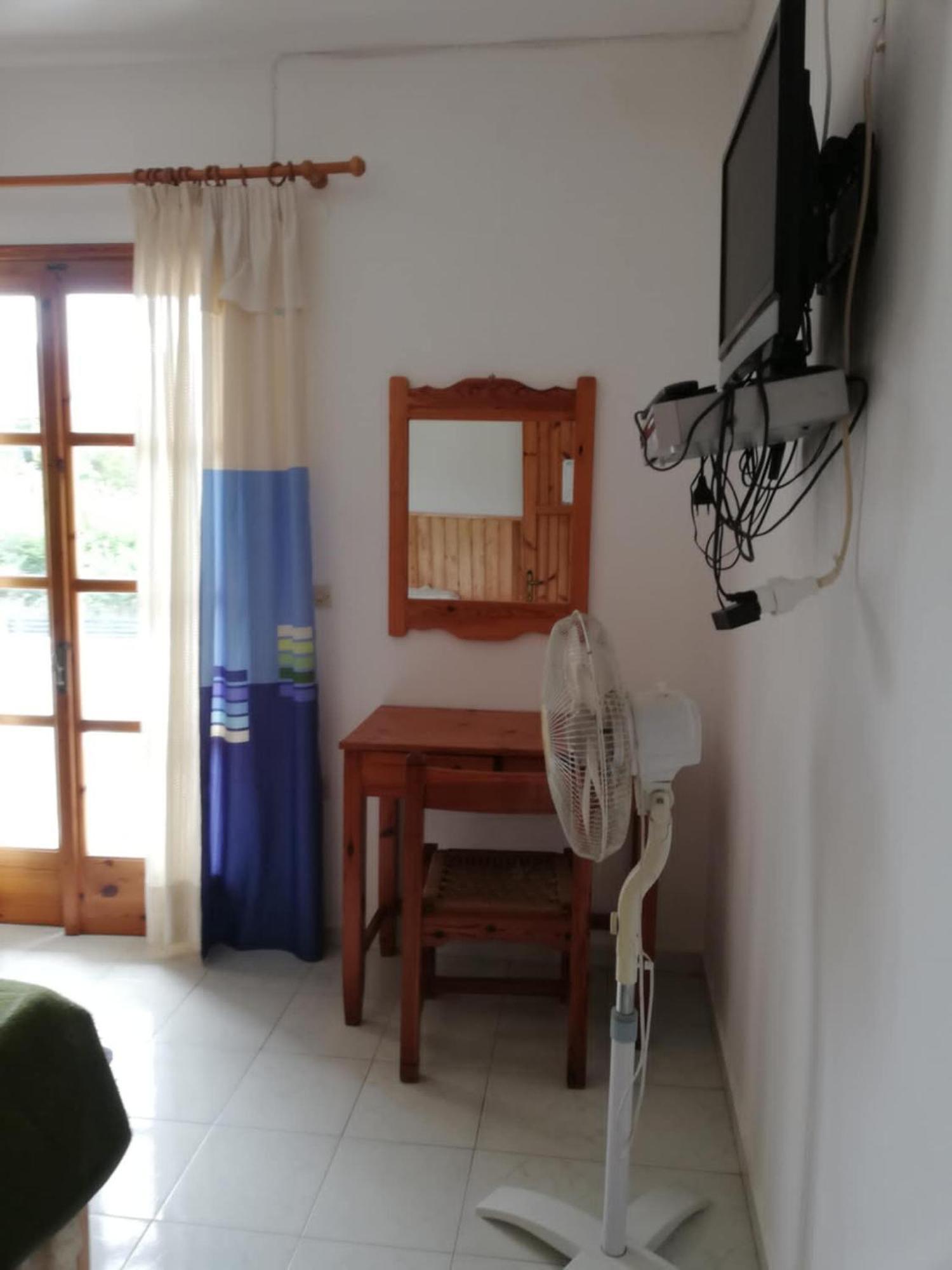Lakis Apartments Acharavi  Buitenkant foto