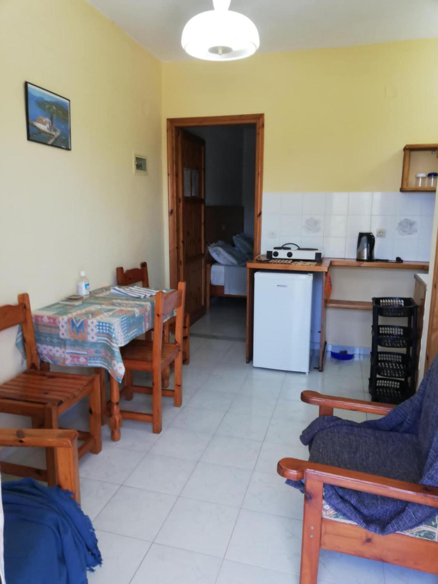 Lakis Apartments Acharavi  Buitenkant foto
